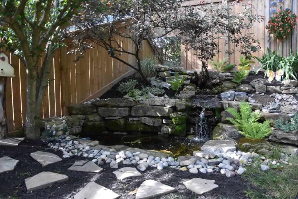 Cozy Suite With Hot Tub & Highspeed Internet Grimsby Exterior foto