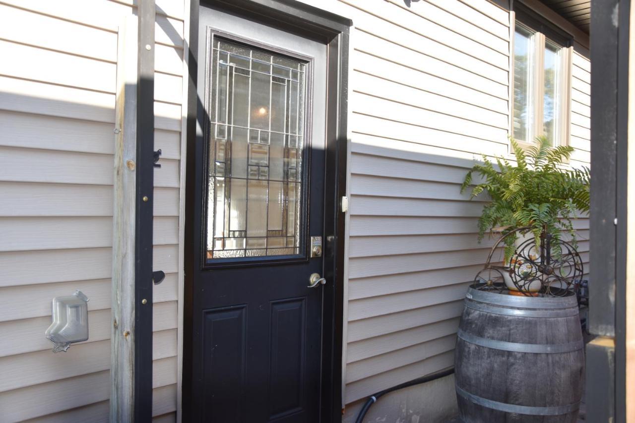 Cozy Suite With Hot Tub & Highspeed Internet Grimsby Exterior foto